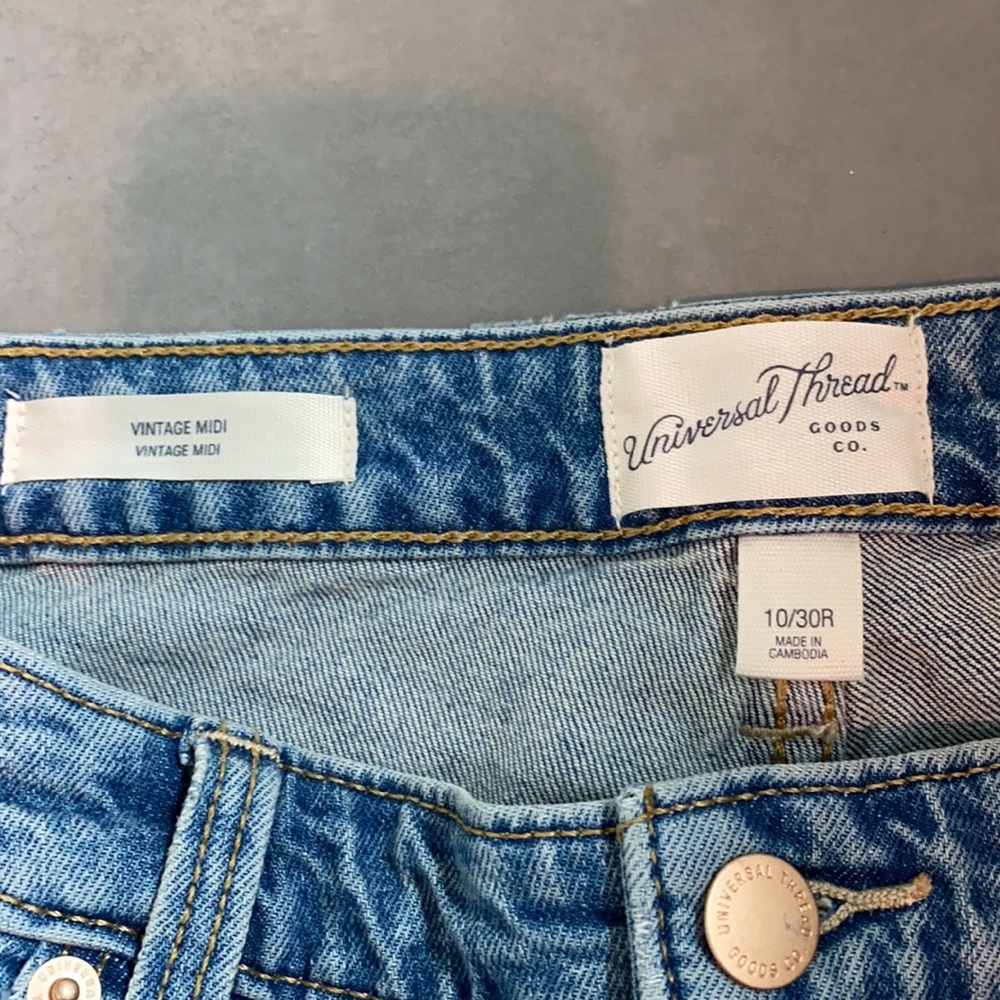 Universal Thread Target Denim Shorts - Picture 3 of 4